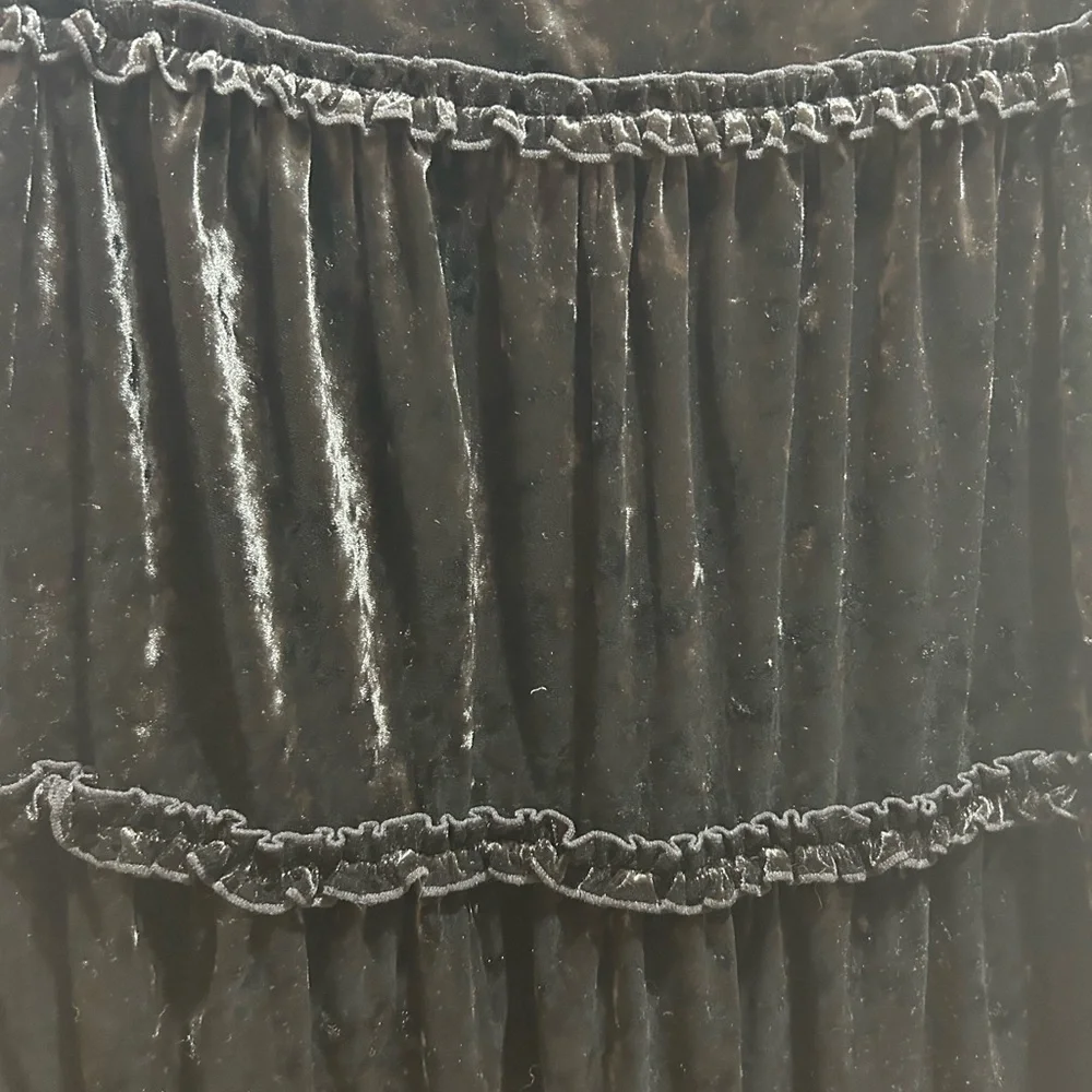 NEW DKNY Jeans black velvet ruffled skirt, size small. New with tag! - Picture 5 of 8